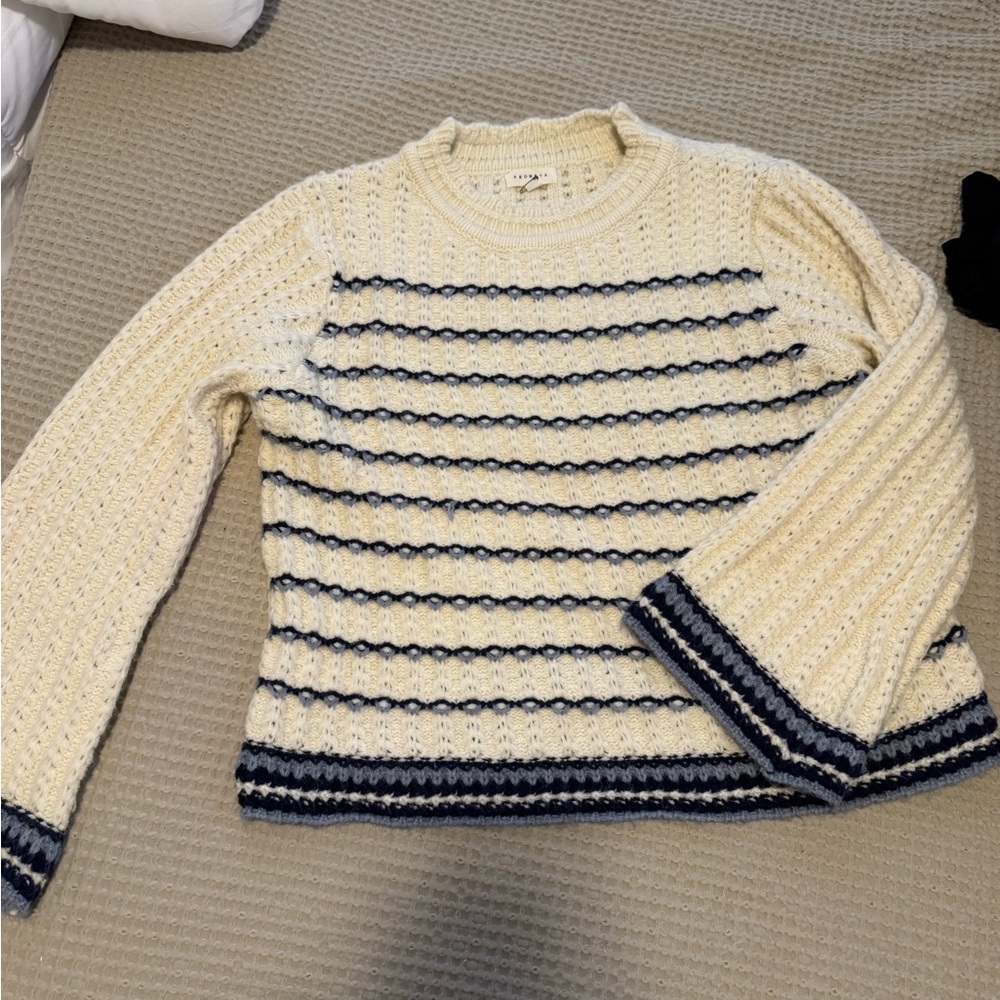 Promesa Textured Knit Sweater in Cream and Navy